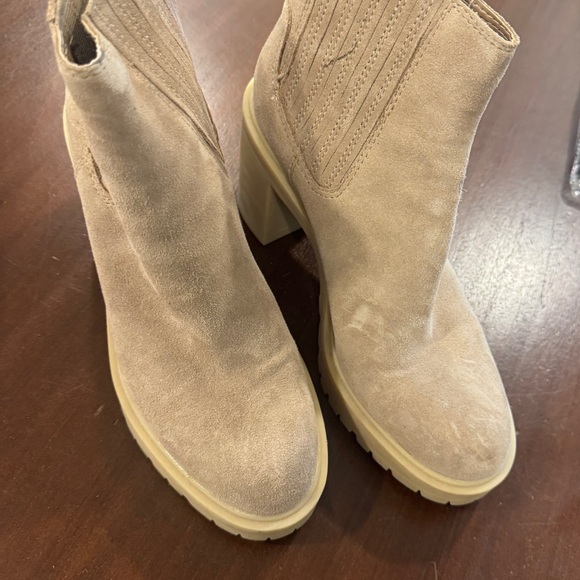 Dolce Vita Castor H20 Bootie Mushroom/Light Tan, Size 9 - Picture 1 of 5